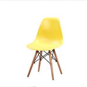 Hotel de estilo francés de <span class=keywords><strong>haya</strong></span> de asiento de plástico pequeño tulipán Silla de comedor con pierna de madera - Product Image 2