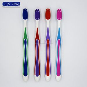 OEM diseño hermoso <span class=keywords><strong>grupo</strong></span> de edad adulta casa uso manual cepillos cepillo de dientes con limpiador de lengua - Product Image 4
