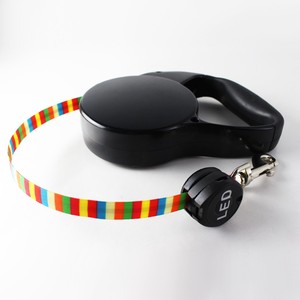 Correa de perro retráctil con recarga USB, venta al por mayor, de fábrica - Product Image 1