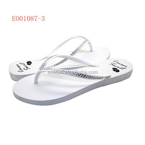 Wholesale <strong>Flip</strong> <strong>Flops</strong> Plain <strong>White</strong> with Rhinestones Cushioning Features Fashion Trend for Summer Spring and Autumn Seasons - Product Image 1