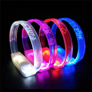 Kompatible Preis Party Events Geschenke LED blinkendes Armband LED Armband mit LOGO Custom ized