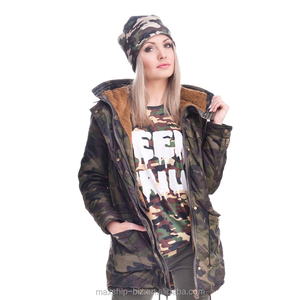 Gorro con Estampado de jungla de camuflaje 3D con Pom - Product Image 6