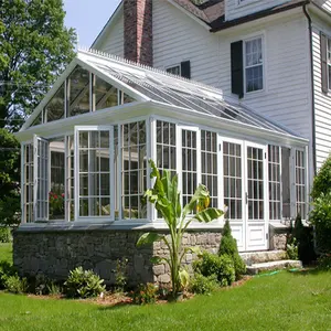 Europäischen sommerfreizeitkleidung outdoor kaffee kiosk garten veranda