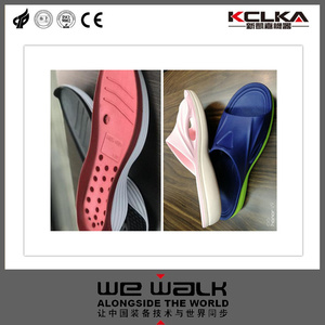 Máquina automática de moldeo por espuma EVA de dos colores, máquina para hacer <span class=keywords><strong>zapatos</strong></span> de suela EVA - Product Image 2