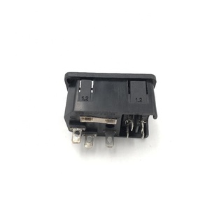 Prix usine 3 pieds 2 Trou Mâ<span class=keywords><strong>le</strong></span> Prise de Courant Prise, monnaie 1 Pièce avec Interrupteur et <span class=keywords><strong>Durance</strong></span> 12 Mois Universel 54*49*32 - Product Image 5
