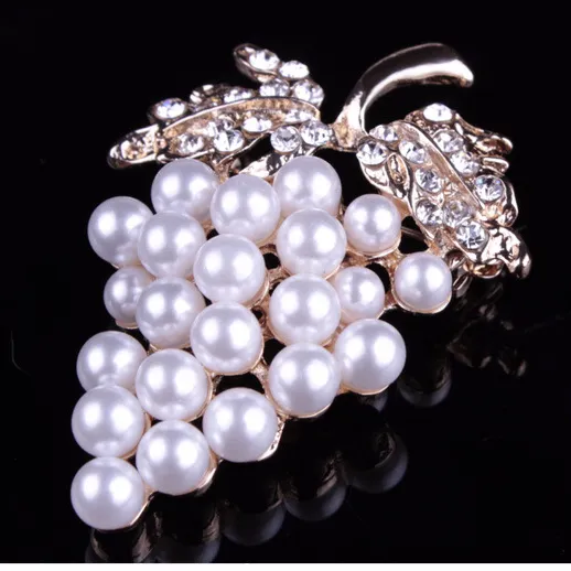 Moda europea y americana de cristal uva vestido perla joyería broches para los hombres
