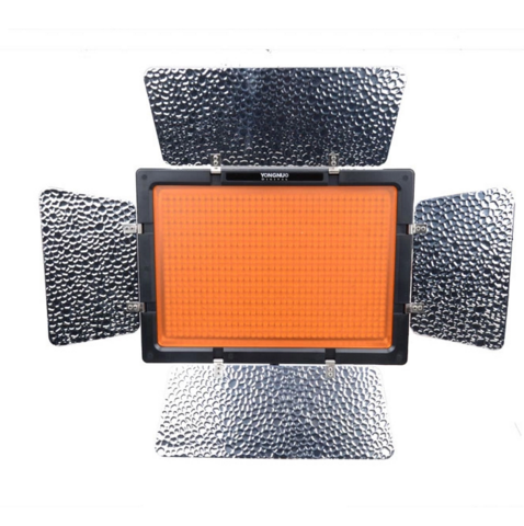 Yongnuo YN900 LED Video Light - Adjustable Color Temperature