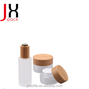 China 10 ml 15 ml 30 ml tapa de bambú aceite esencial cuentagotas botellas y frascos al por mayor - Product Image 1