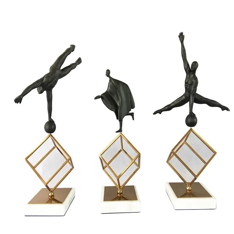 Iskandinav Basit Modern Reçine Dekorasyon Mermer El Sanatları Masaüstü Jimnastik Figürü Dekorasyon