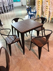 Tavolo da Caffè in Ferro Battuto Decorativo Industriale per 4 Persone e Sedia in Legno e <span class=keywords><strong>Plastica</strong></span> per Uso Commerciale - Product Image 6
