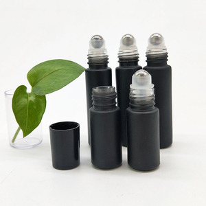 Nhỏ Moq Matte Con Lăn Màu Đen Bóng Chai Tinh Dầu Thủy Tinh Cuộn Trên Container 10 Ml Mỹ Phẩm <span class=keywords><strong>Make</strong></span> <span class=keywords><strong>up</strong></span> Chai Với Nắp Màu Đen - Product Image 2