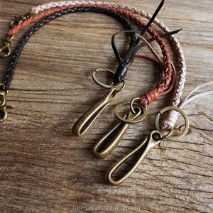 Porte-clés en cuir marron personnalisé en cuir de vache - Product Image 1