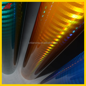 تستخدم ورقة عاكسة من الدرجة المنشورية من كلوريد البولي فينيل في مادة الفينيل - Product Image 4