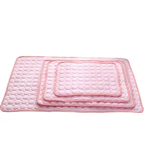 2019 Mới Mùa Hè Dog Mat Ice Pad 100*70CM Kích Thước Lớn Ice Silk Mát Pet Giường Sofa Đệm Phù Hợp Với Tất Cả Các Pet Puppy Cat Mùa Hè Làm Mát Mat