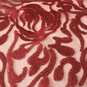 <span class=keywords><strong>Tessuto</strong></span> in <span class=keywords><strong>Tulle</strong></span> <span class=keywords><strong>Rosso</strong></span> alla Moda 100% Poliestere con Ricamo a Macchina e Disegni Ricamati su Tutta la Superficie per Abiti, Matrimoni e Tessili per la Casa - Product Image 2