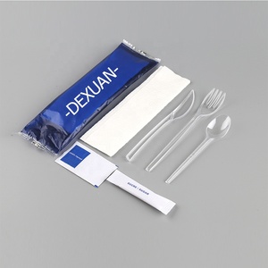 <span class=keywords><strong>Set</strong></span> di <span class=keywords><strong>Posate</strong></span> Monouso in <span class=keywords><strong>Plastica</strong></span> per Compagnie Aeree con Pepe e Sale - Product Image 1