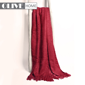 <span class=keywords><strong>Pas</strong></span> <span class=keywords><strong>cher</strong></span> <span class=keywords><strong>En</strong></span> Gros New Bright Rouge Jacquard <span class=keywords><strong>Mohair</strong></span> Tissé Jeter Avec Glands - Product Image 4