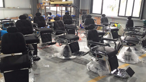 Vieux style chaises de coiffeur pour hommes coupe de cheveux inclinable chaises de coiffeur QZ-M200T - Product Image 4