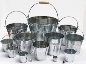 Cubos <span class=keywords><strong>de</strong></span> <span class=keywords><strong>metal</strong></span> <span class=keywords><strong>de</strong></span> acero galvanizado, resistentes al óxido, para uso en jardín, con costillas reforzadas y agarre <span class=keywords><strong>de</strong></span> madera, 10 litros y 13 litros - Product Image 4
