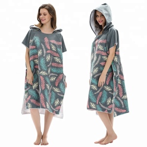 Asciugamano personalizzato in fabbrica <span class=keywords><strong>Poncho</strong></span> in microfibra che cambia rapidamente cappotto per adulti Surf <span class=keywords><strong>Poncho</strong></span> asciugamano con cappuccio - Product Image 1