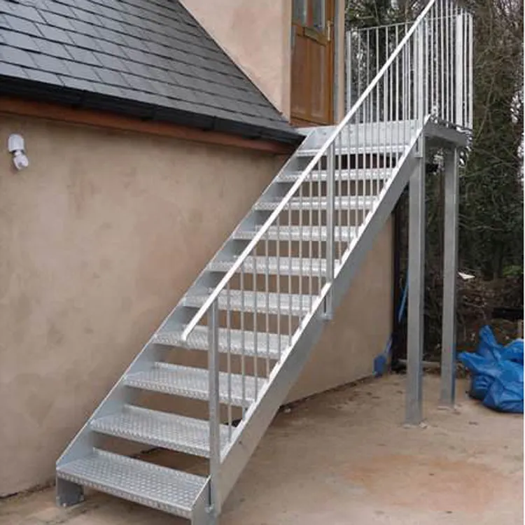 Escalera metálica exterior con revestimiento de polvo Escalera exterior de acero galvanizado industrial con precio comercial Fácil instalación