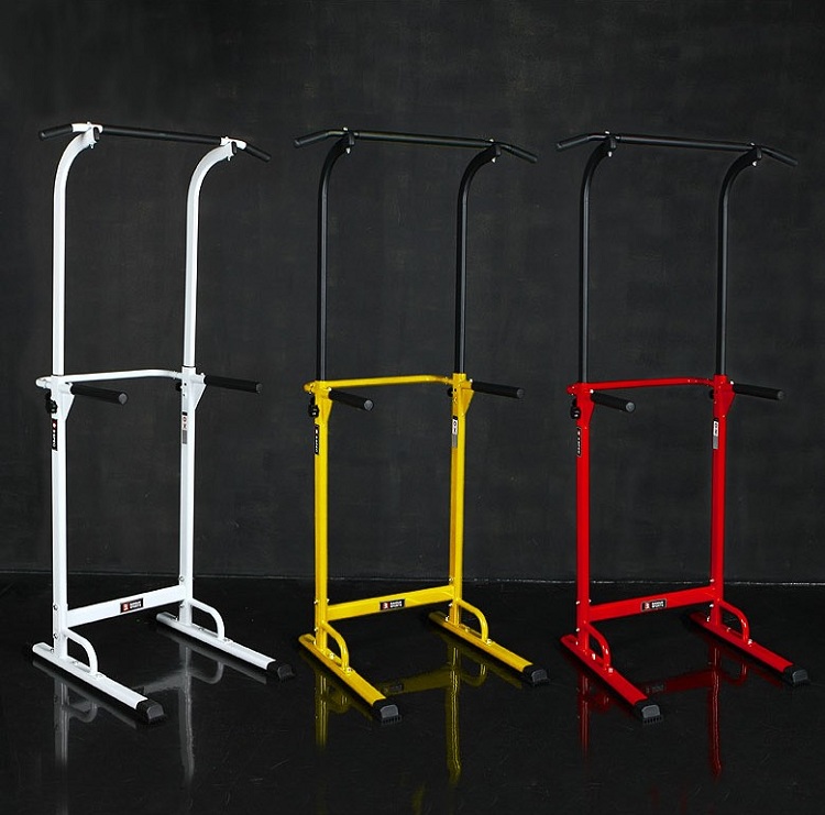 Несколько тренажерных залов одиночные параллельные стержни вверх Бар