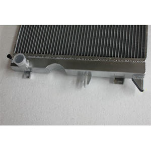 Radiateur de voiture de course automobile en aluminium pour <span class=keywords><strong>LAND</strong></span>-<span class=keywords><strong>ROVER</strong></span> Defender & <span class=keywords><strong>Discovery</strong></span> <span class=keywords><strong>200</strong></span> <span class=keywords><strong>TDI</strong></span> 2.5 Turbo Diesel 1989-94 - Product Image 3