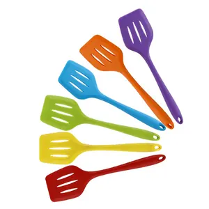 Yeni moda tek parça tasarım pişirme oluklu spatula mutfak eşyası silikon turner