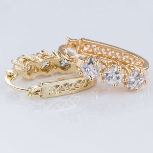 Bán Buôn 2017 Thiết Kế Vàng Mới Thời Trang Đồng Thau Trung Quốc Mẫu Hoa Tai Xu Hướng Mới Nhất - Product Image 3