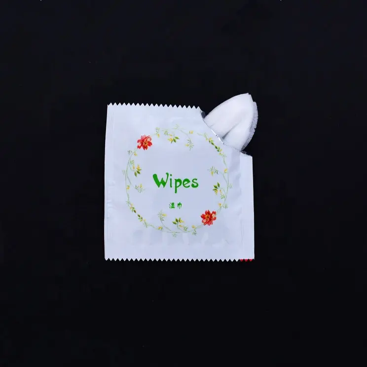 Free logo design 6.5x6.5cm individual condom pack restaurant sanitary hand wet wipes