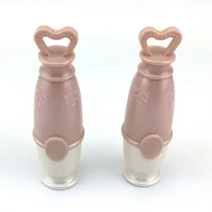可爱的塑料粉红色心形帽 lipgloss 管与刷 lipgloss 容器/女孩化妆品包装