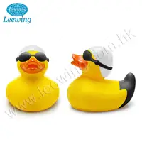 Fiesta suministros deporte artículo de promoción de plástico PVC vinilo juguetes de baño natación pato de goma amarillo con gafas de natación