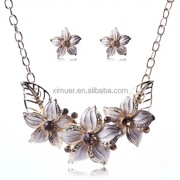 Neueste Blumen Frauen stilvolle gefälschte Goldschmuck Set