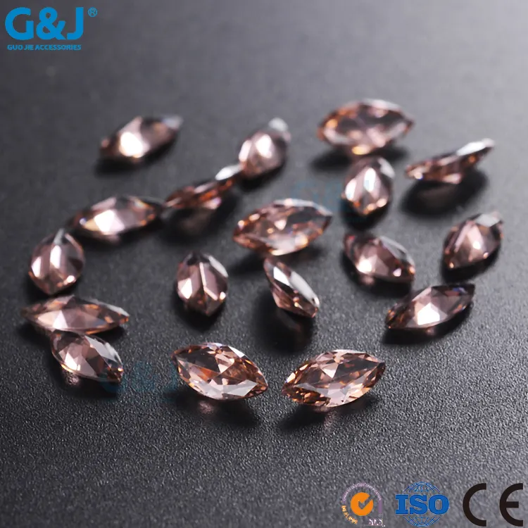 Guojie chaude en gros personnalisé de haute qualité lâche belle semi précieux pierre en forme de coeur strass cristal strass