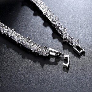 LUOTEEMI Nuovo Arrivo <span class=keywords><strong>Bracciale</strong></span> Tennis Placcato in <span class=keywords><strong>Oro</strong></span> <span class=keywords><strong>Bianco</strong></span> Rodiato con Zirconia Cubica AA Brillante per Donne - Product Image 6