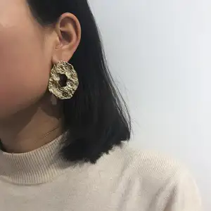 Kaimei cheap jewelry online fashion thin hammered metal earring fashion oval korean stud earrings women jewelry 2019