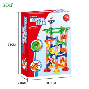 Blocchi di costruzione di giocattoli in plastica <span class=keywords><strong>Run</strong></span> Rolling Ball giocattoli auto assemblare marmo per bambini altri giocattoli educativi 74 blocchi - Product Image 3