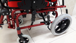 Nuevo Equipo Médico, <span class=keywords><strong>Silla</strong></span> Ligera para Niños con Parálisis Cerebral, <span class=keywords><strong>Precio</strong></span> <span class=keywords><strong>de</strong></span> <span class=keywords><strong>Silla</strong></span> <span class=keywords><strong>de</strong></span> <span class=keywords><strong>Ruedas</strong></span> - Product Image 3
