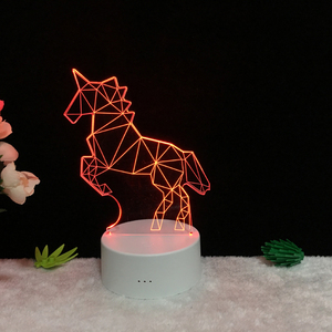 Lampe de Table 3D en forme de <span class=keywords><strong>licorne</strong></span>, lumière changeante entre 7 couleurs, luminaire décoratif d'intérieur, idéal pour un bureau, une chambre à coucher ou comme cadeau de noël pour enfants - Product Image 3