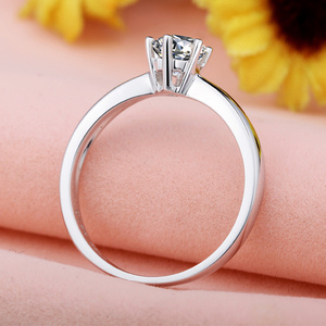 แหวนคู่แท้ 1 กะรัต สี D หินโมซานไนต์ แหวนแต่งงานทองคำขาว 18K 50 จุด แหวนมงกุฎประกายวิบวับ - Product Image 3