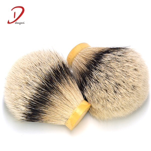 Pinceau à raser en poils de <span class=keywords><strong>blaireau</strong></span> de bonne qualité avec manche en <span class=keywords><strong>bois</strong></span>/résine, nœuds de poils de <span class=keywords><strong>blaireau</strong></span> Silvertip en provenance du Hebei - Product Image 2