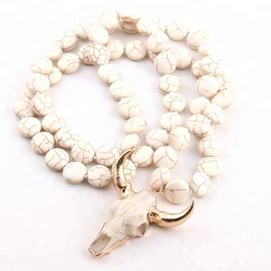 Moda donna bianco Beige perline piatte collana testa di teschio nodo collana pendente corno teschio toro - Product Image 1