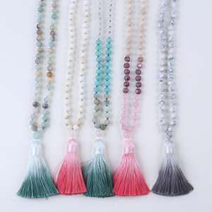 Collana con nappine di <span class=keywords><strong>Mala</strong></span> 108 con nappe e nappe con perline di pietra annodate a mano - Product Image 1