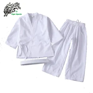 Uniformes de karate baratos de artes marciales al por mayor