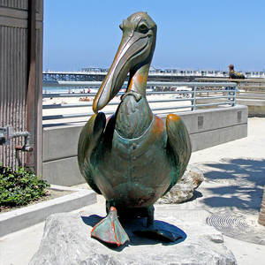 Statua di Pellicano in Bronzo a Grandezza Naturale, Scultura in Ottone per Decorazione Antica - Product Image 1