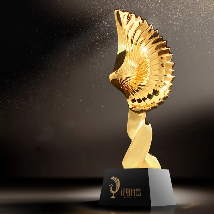 Nuovo premio del trofeo di cristallo di affari della tazza del metallo dell'ala della resina 2022 per il regalo