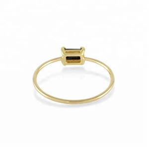 <span class=keywords><strong>Anello</strong></span> baguette <span class=keywords><strong>con</strong></span> <span class=keywords><strong>pietra</strong></span> singola cz all'ingrosso anelli in <span class=keywords><strong>argento</strong></span> nero placcato oro in <span class=keywords><strong>argento</strong></span> sterling <span class=keywords><strong>925</strong></span> per uomo - Product Image 4