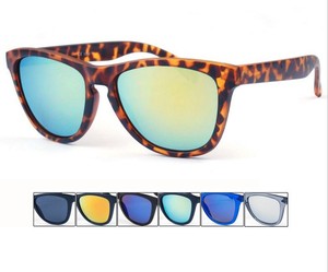 Alta Calidad de Plástico <span class=keywords><strong>Wayfarer</strong></span> <span class=keywords><strong>Estilo</strong></span> <span class=keywords><strong>Gafas</strong></span> de <span class=keywords><strong>Sol</strong></span> Hombre Baratas - Product Image 2