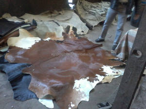 Cuir de vache tanné au chrome de qualité supérieure avec poils, article polyvalent pour la décoration intérieure et les meubles, pour sacs à main, bagages, canapés, style égyptien - Product Image 5