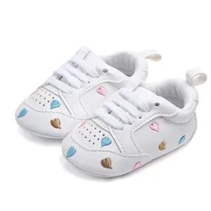 New arrival white leather baby sport shoes with star and heart embroidery